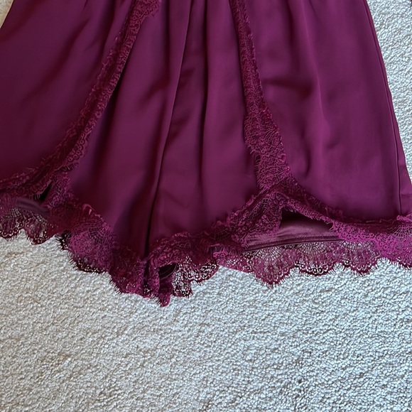 Tobi Romper Wine Color size Medium - Picture 8 of 11